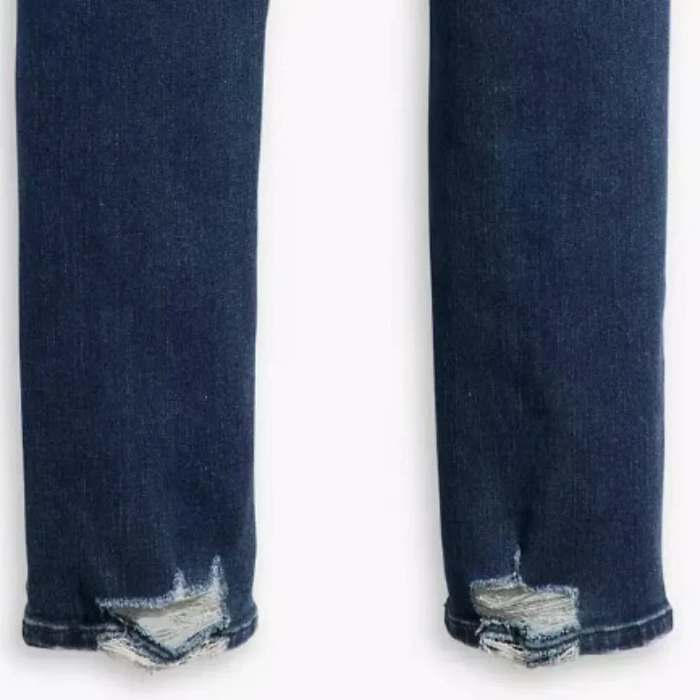 Levi's - Picture 10 of 12